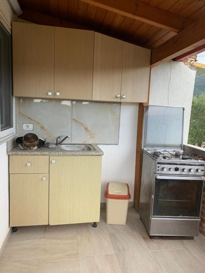 Denaj House Hotell Himare Exteriör bild