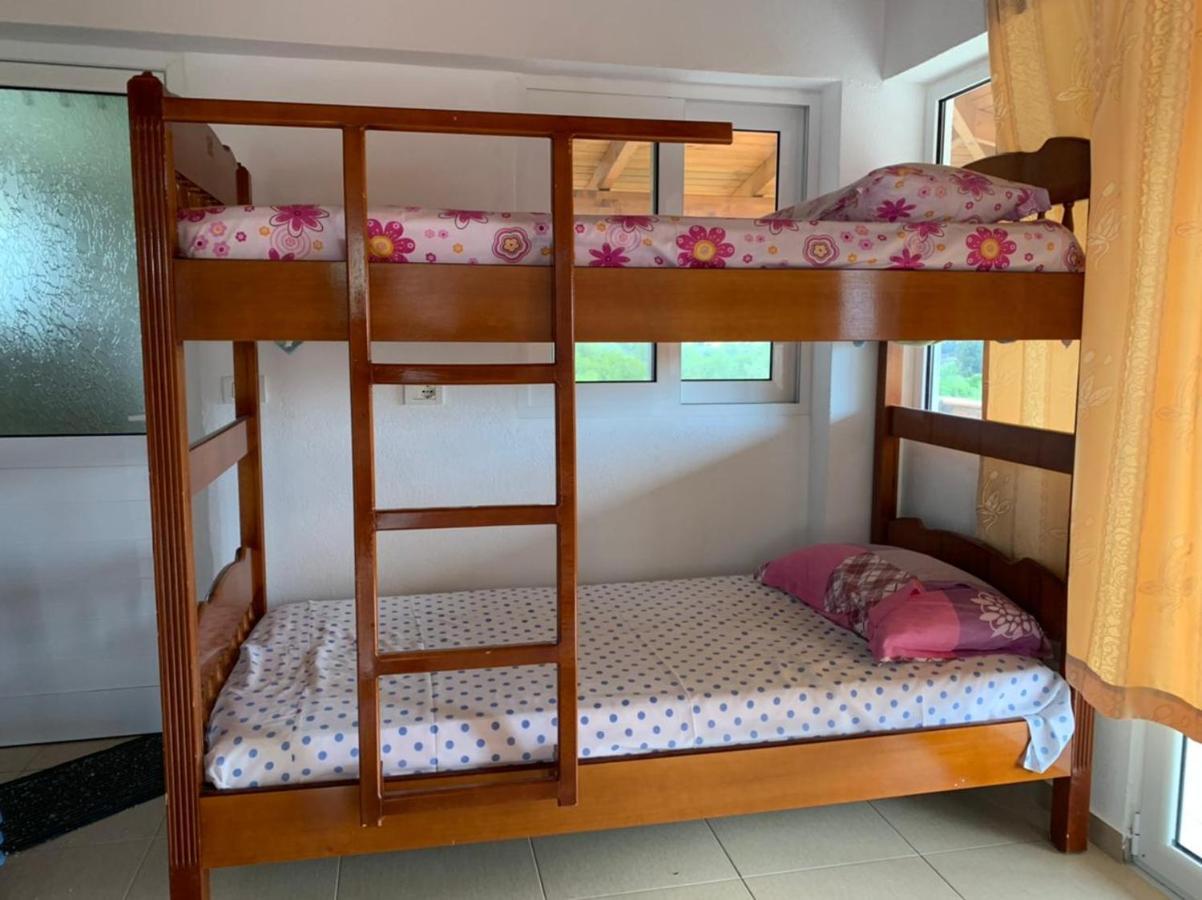 Denaj House Hotell Himare Exteriör bild
