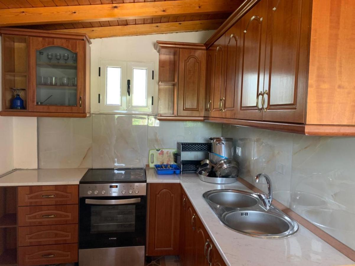 Denaj House Hotell Himare Exteriör bild